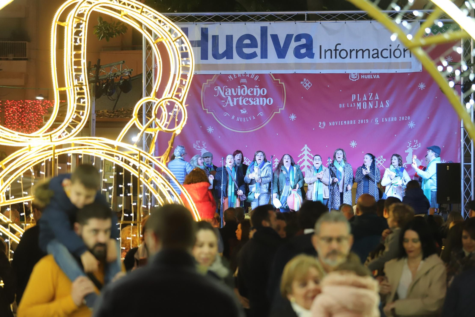 Imágenes del Cuentacuentos de Huelva Información con el alcalde Gabriel Cruz