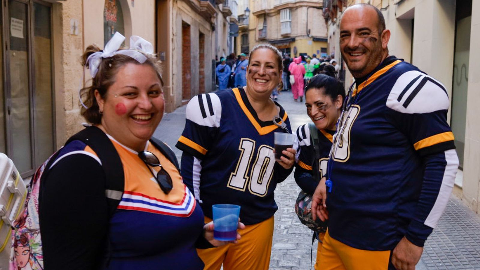 Así vive Cádiz su primer sábado de Carnaval 2025: búscate entre las imágenes del día en la calle