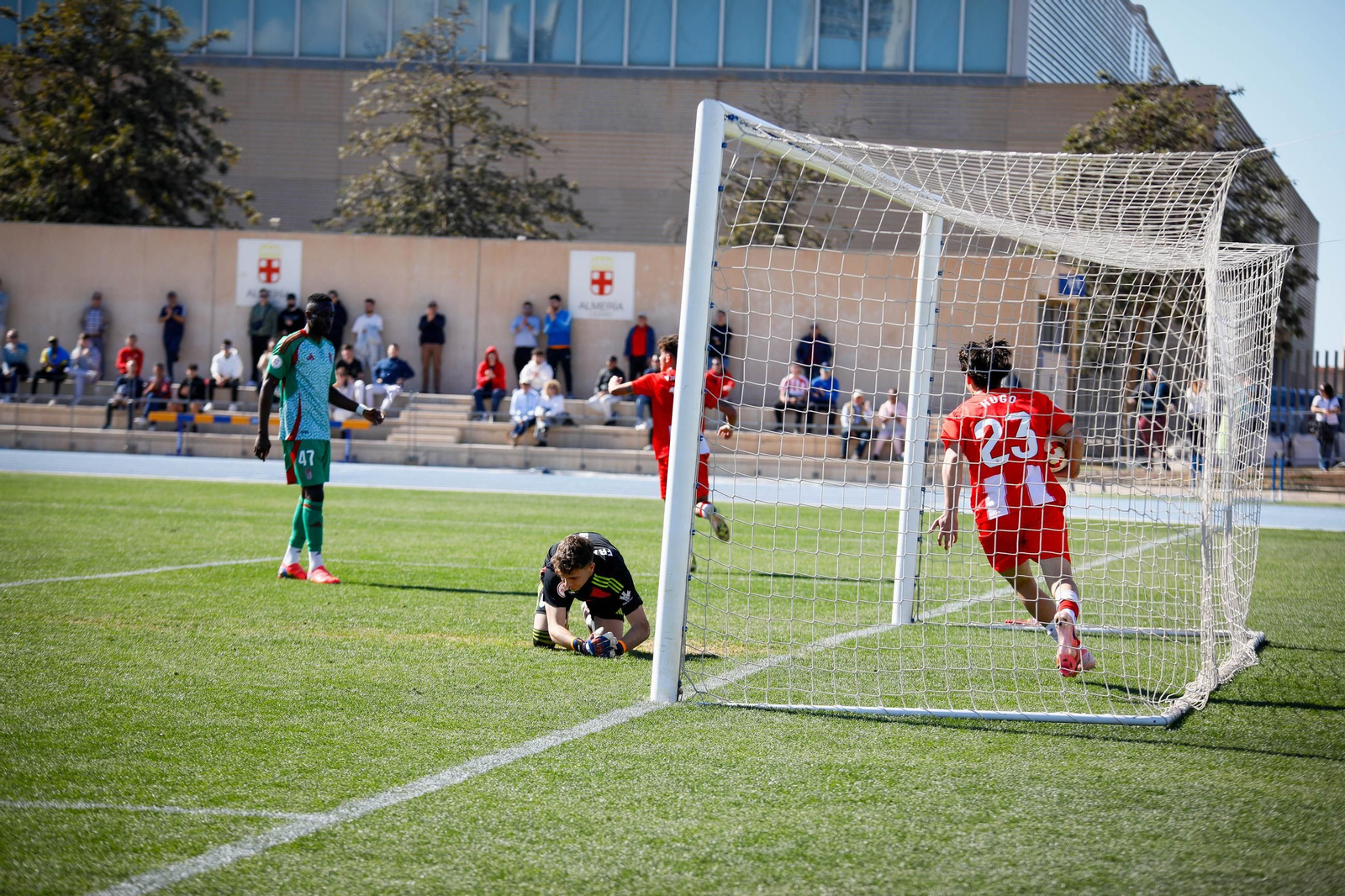Las imágenes de Segunda RFEF entre Almeria B y recreativo de Granada