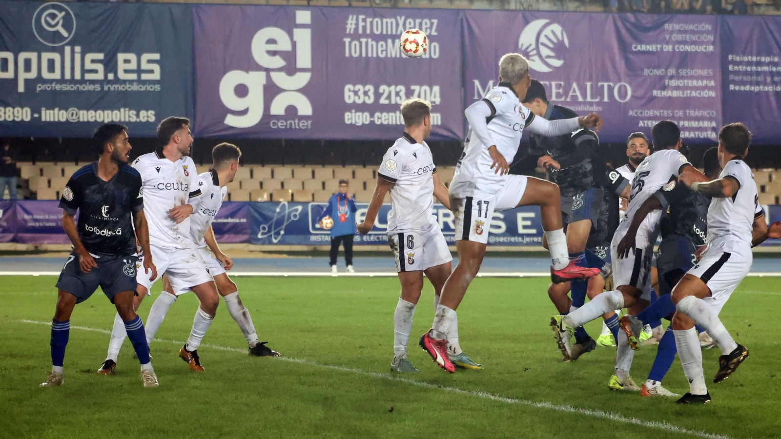 Imágenes de la eliminatoria de Copa del Rey entre el Xerez CD y el AD Ceuta FC en Chapín