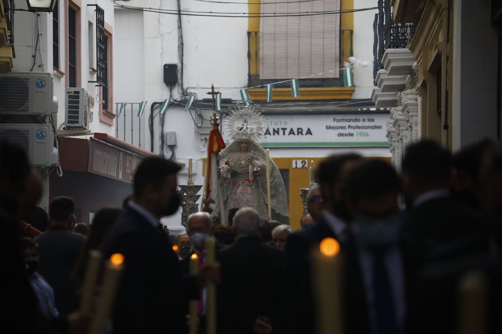 El rosario matinal de la Virgen de la Paz, en fotografías