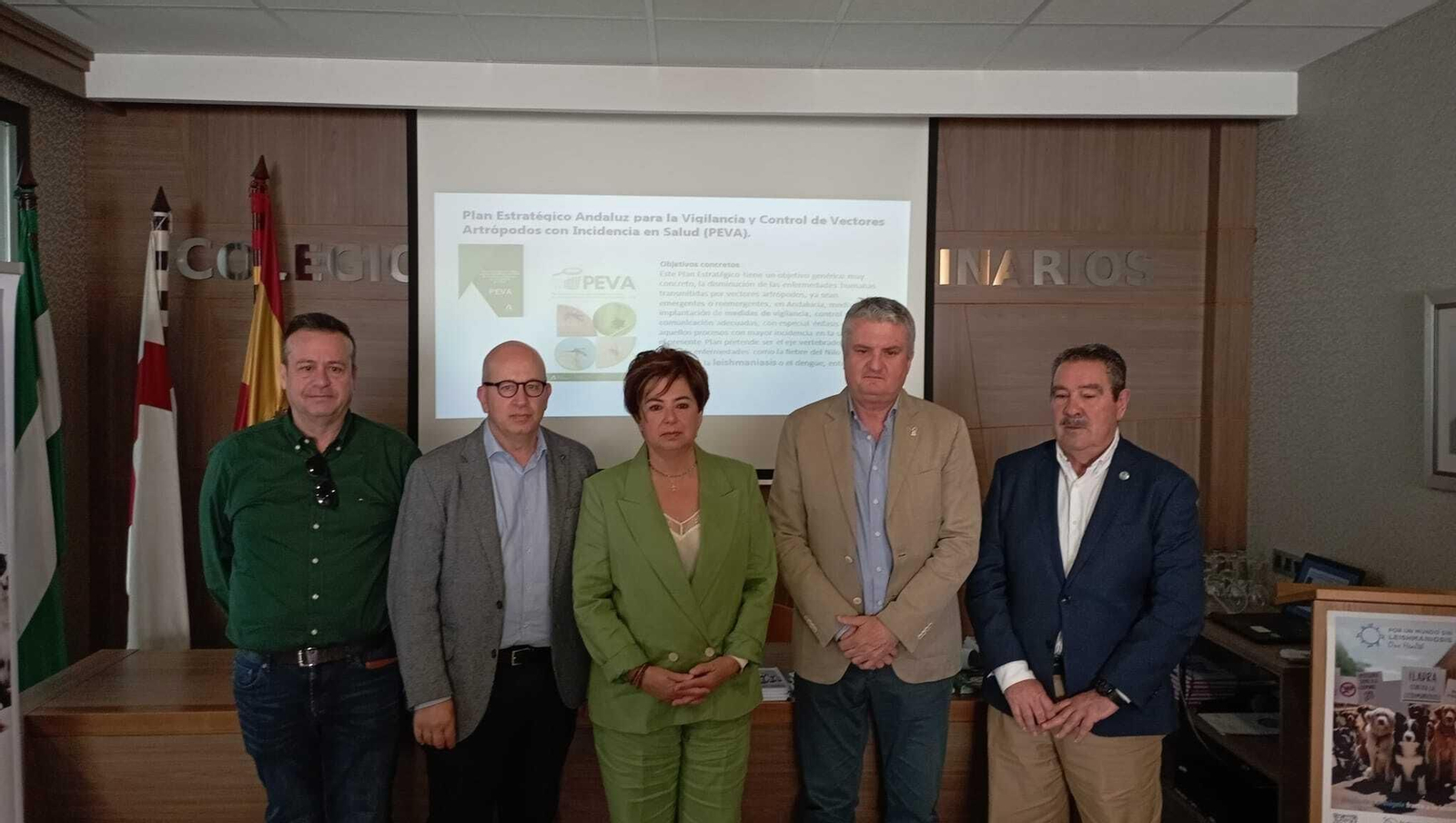 Foto de familia de la presentación.