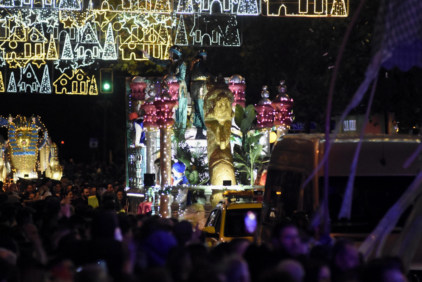 Así son las carrozas y pasacalles de la Cabalgata de Reyes Magos de Córdoba, en imágenes