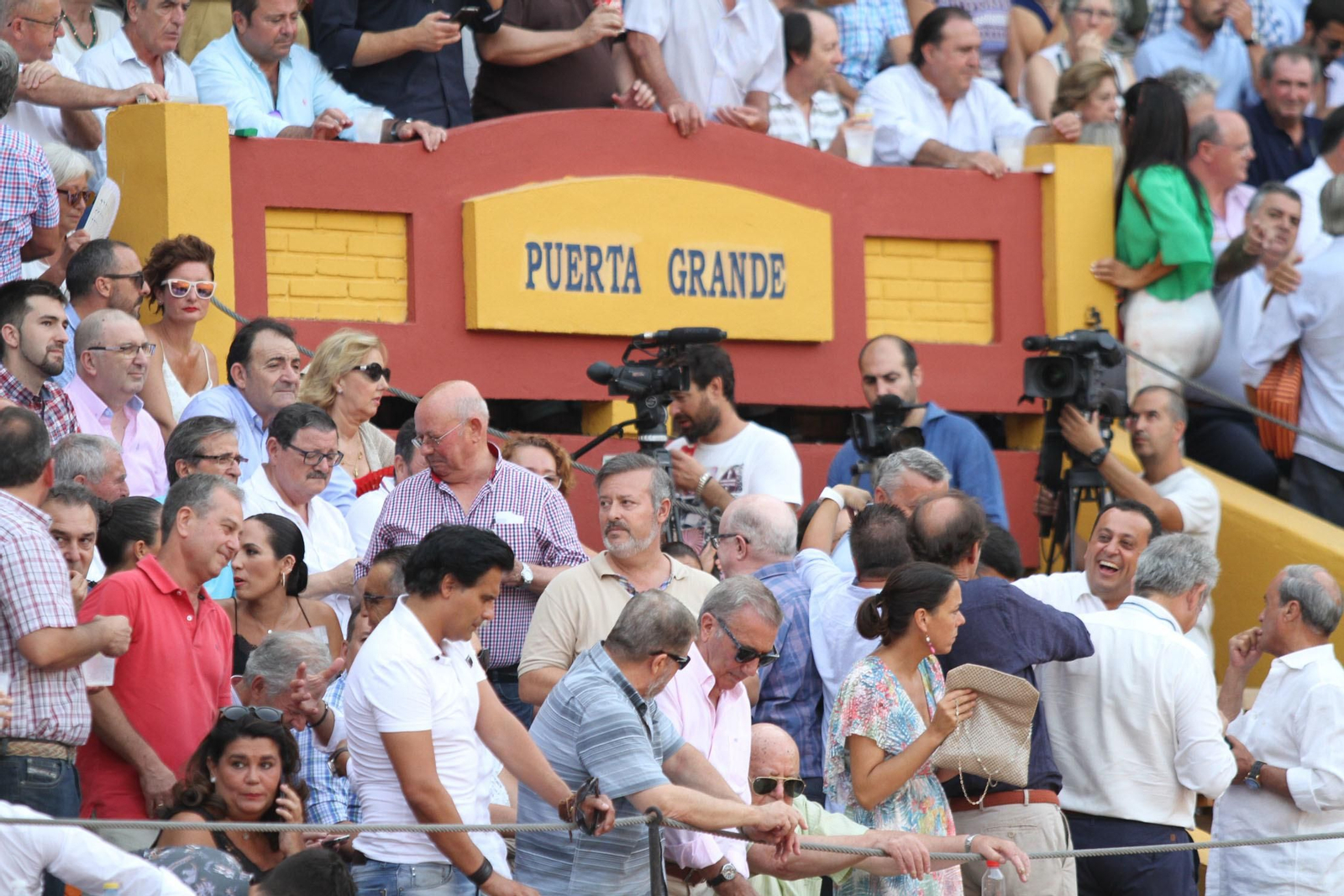 Imágenes de la faena de Miguel Angel Perera en el coso Onubense.