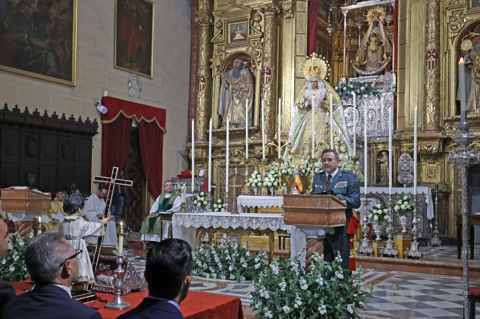 Imágenes de la entrega del fajín de Rodríguez del Castillo a Madre de Dios de la Misericordia