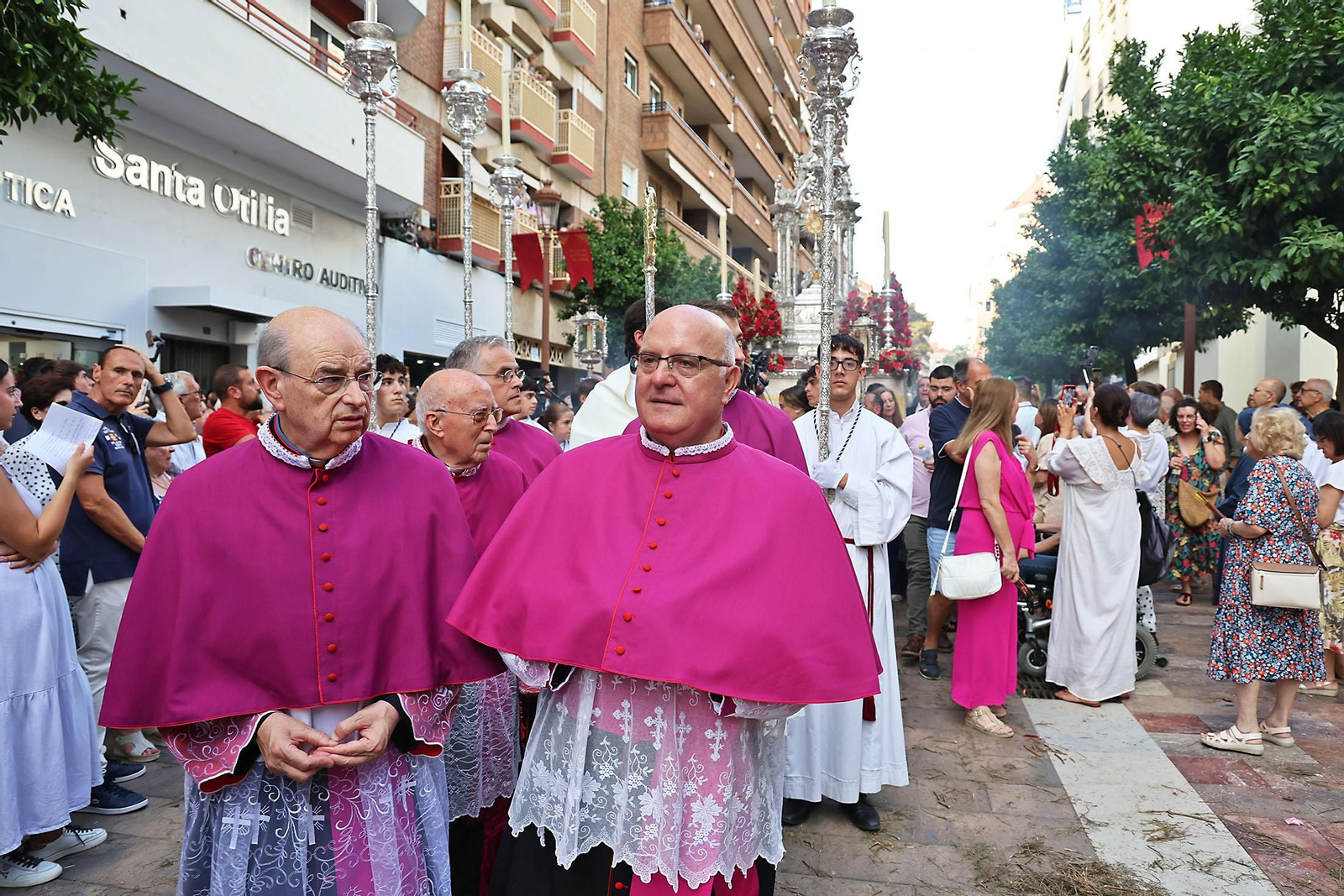 Imágenes de la procesión del Corpus Christi por las calles de Huelva
