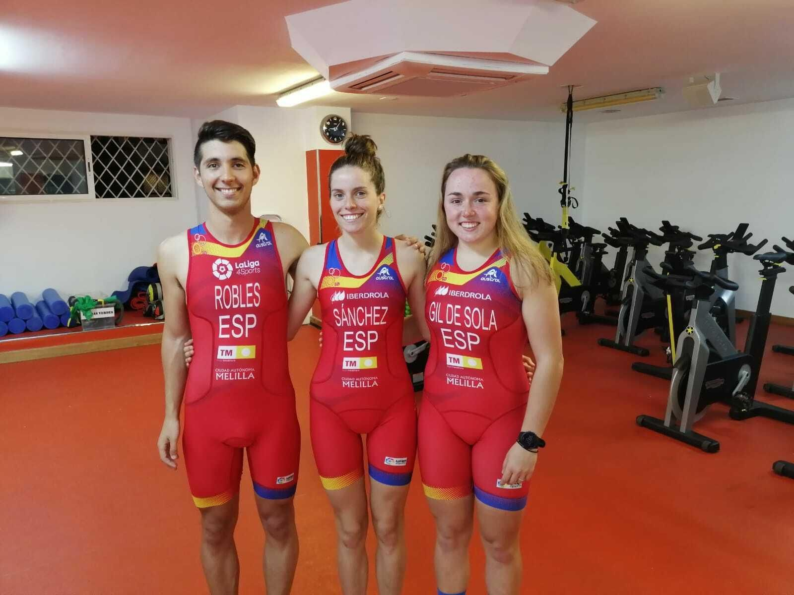 Jesús Robles, María José Sánchez y Nuria Gil de Sola.