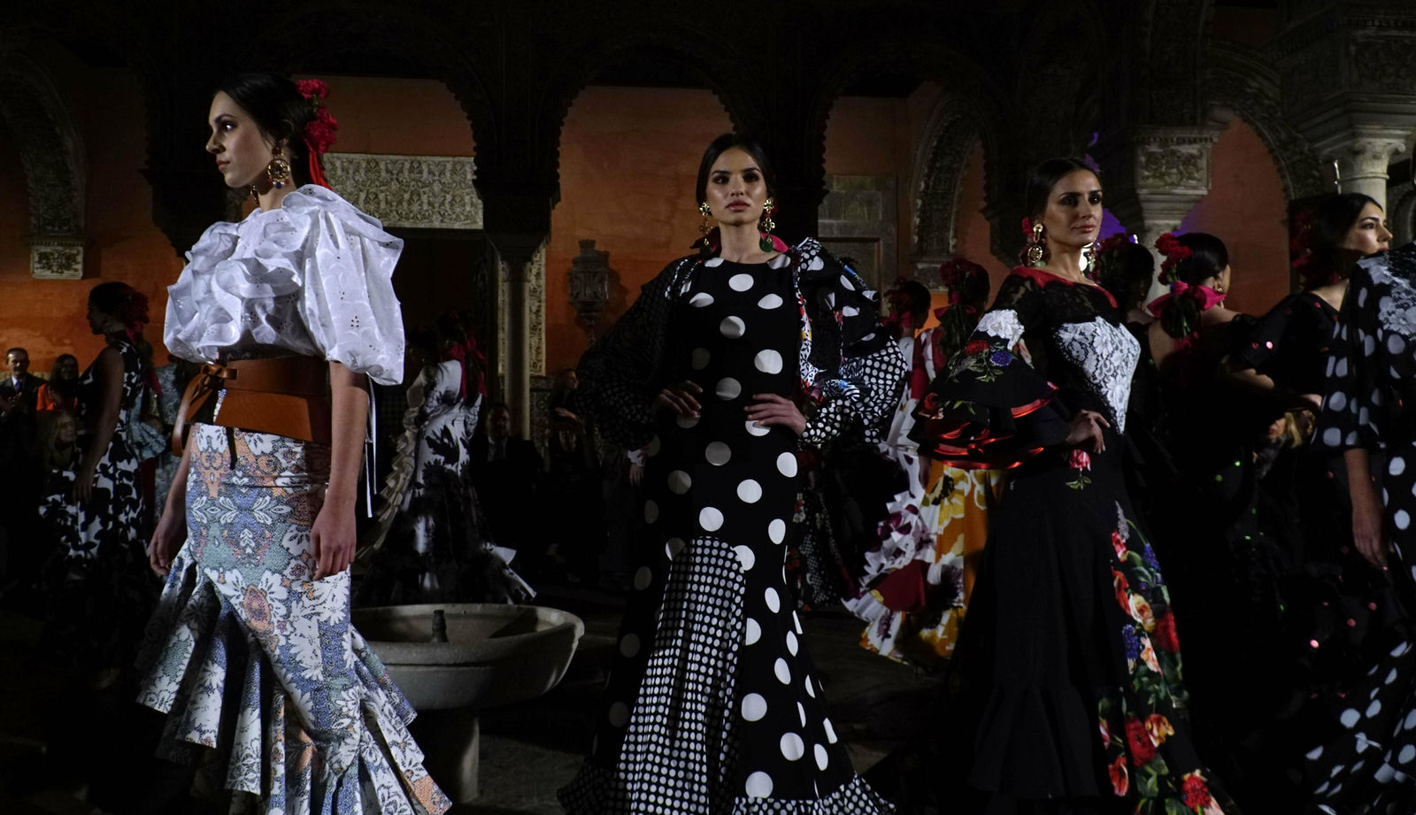 Se abre la temporada de moda flamenca 2020: todas las fotos del desfile de Lina 1960