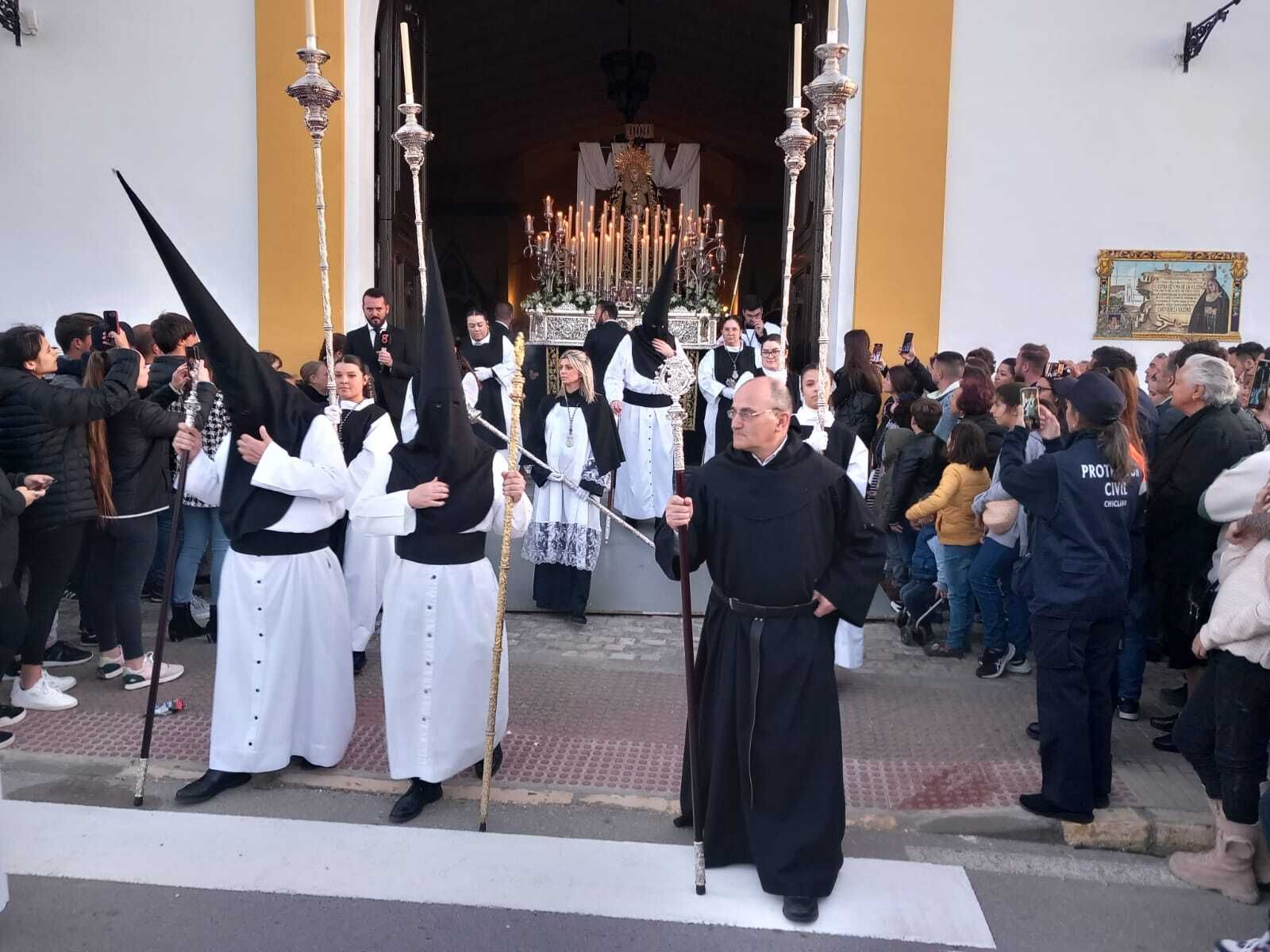 Las imágenes del Viernes Santo de 2023 en Chiclana.