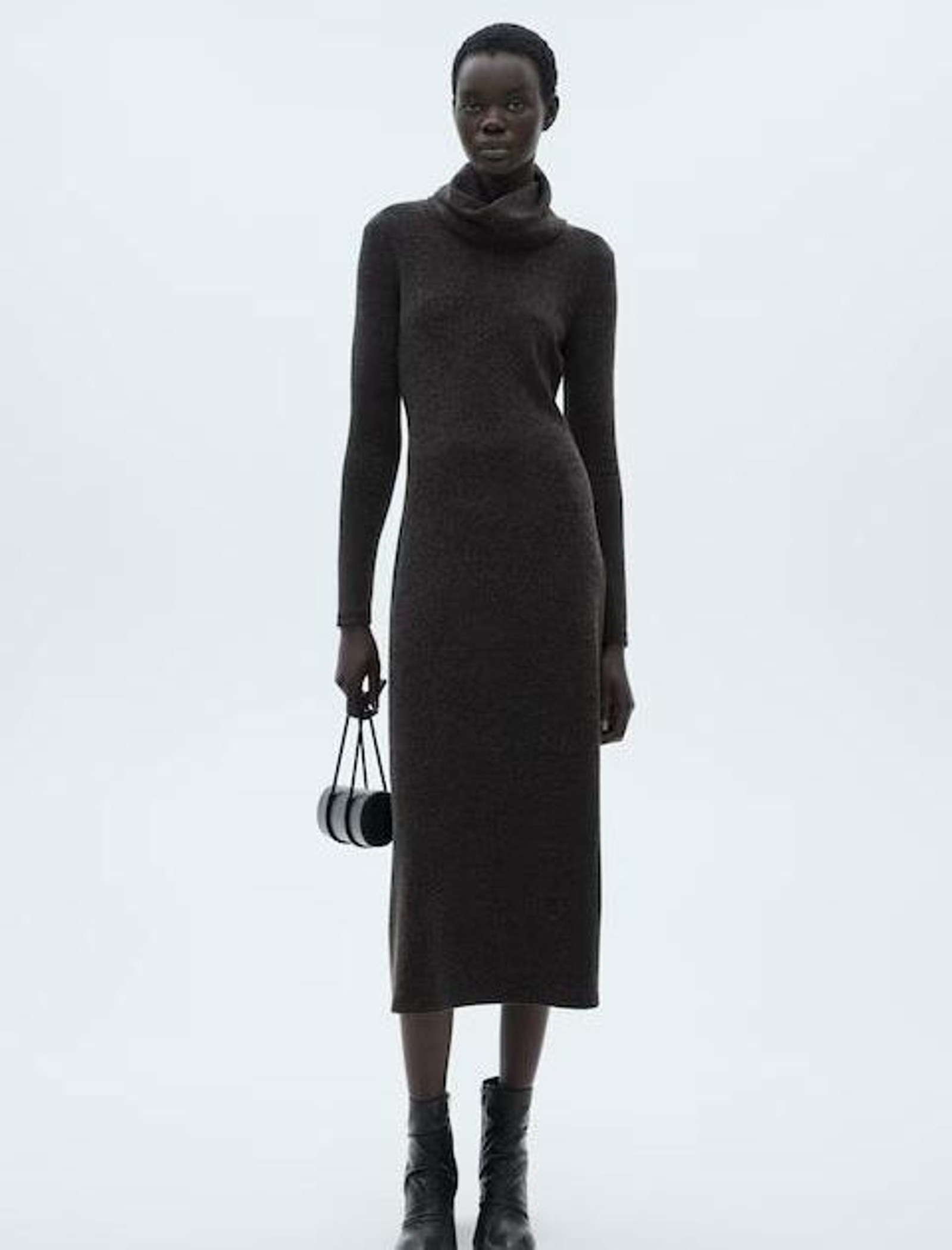 Vestido de punto de Mango efecto tipazo.