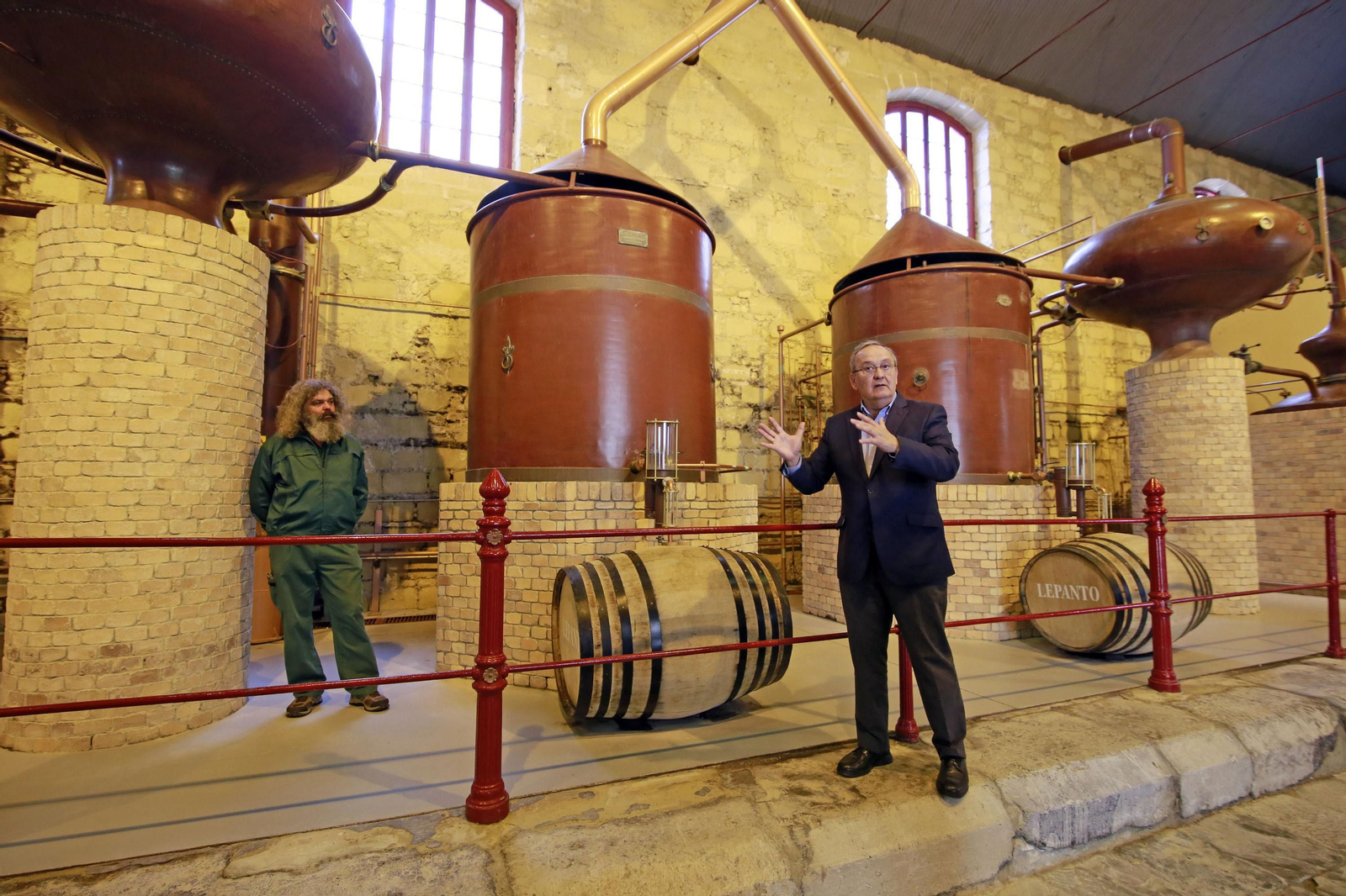 Inicio de la destilación del brandy Lepanto