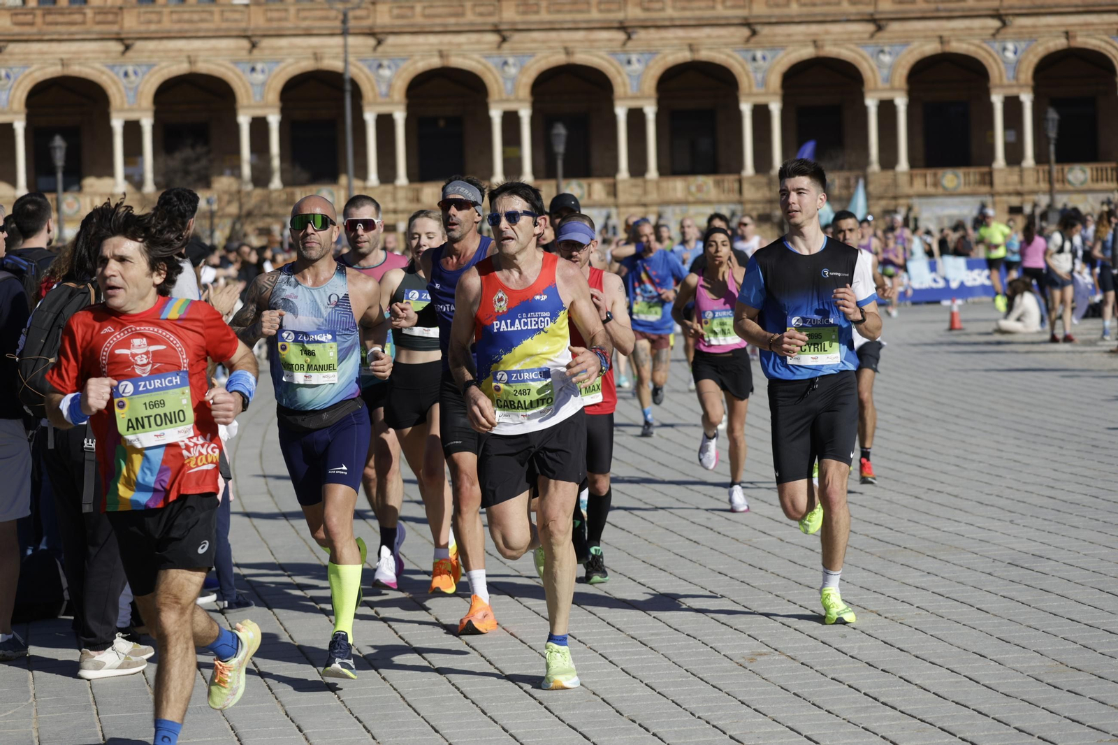 Búscate en el Zurich Maratón de Sevilla 2025