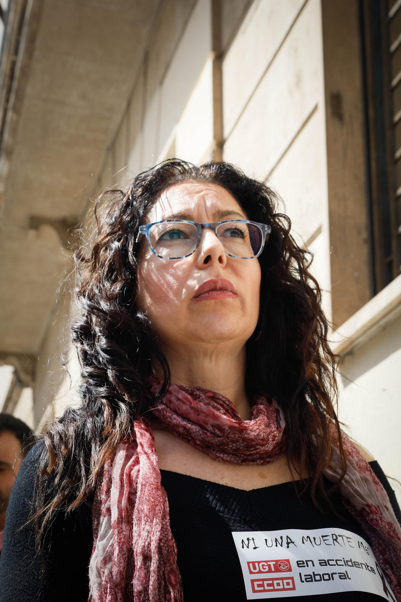 Imágenes de la concentración por muerte de un trabajador en accidente laboral