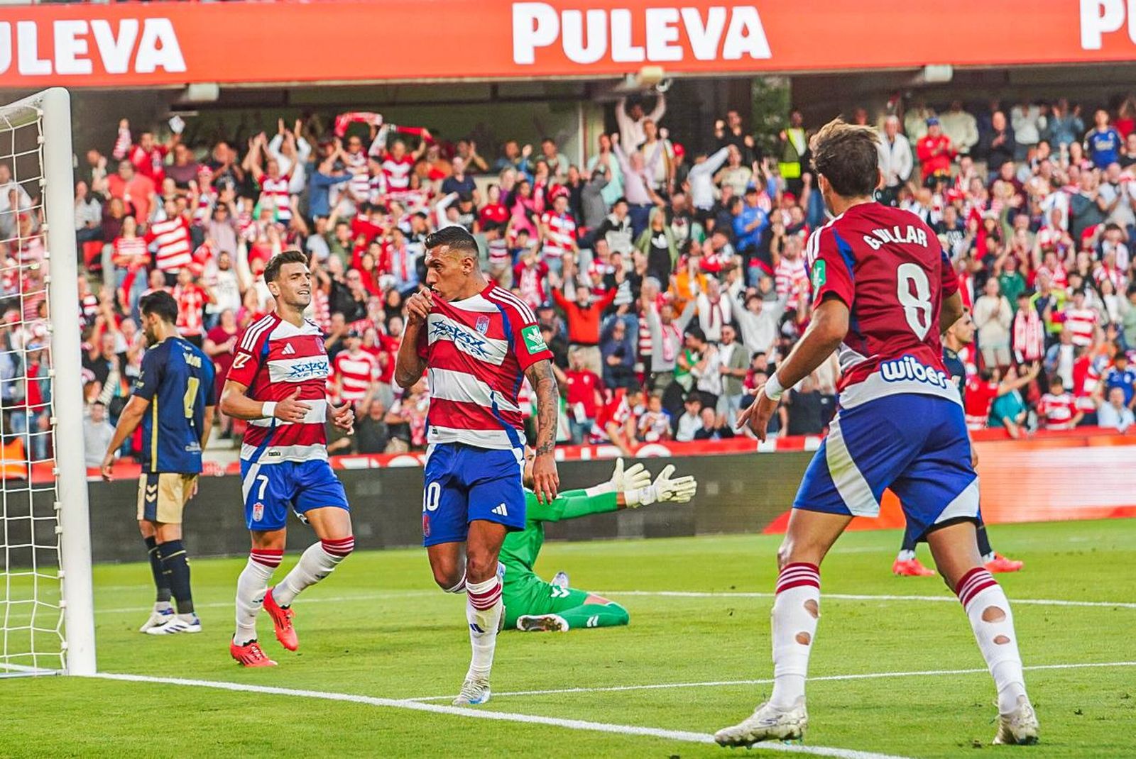 Uzuni volvió a abrir el marcador para hacer su tercer gol del año