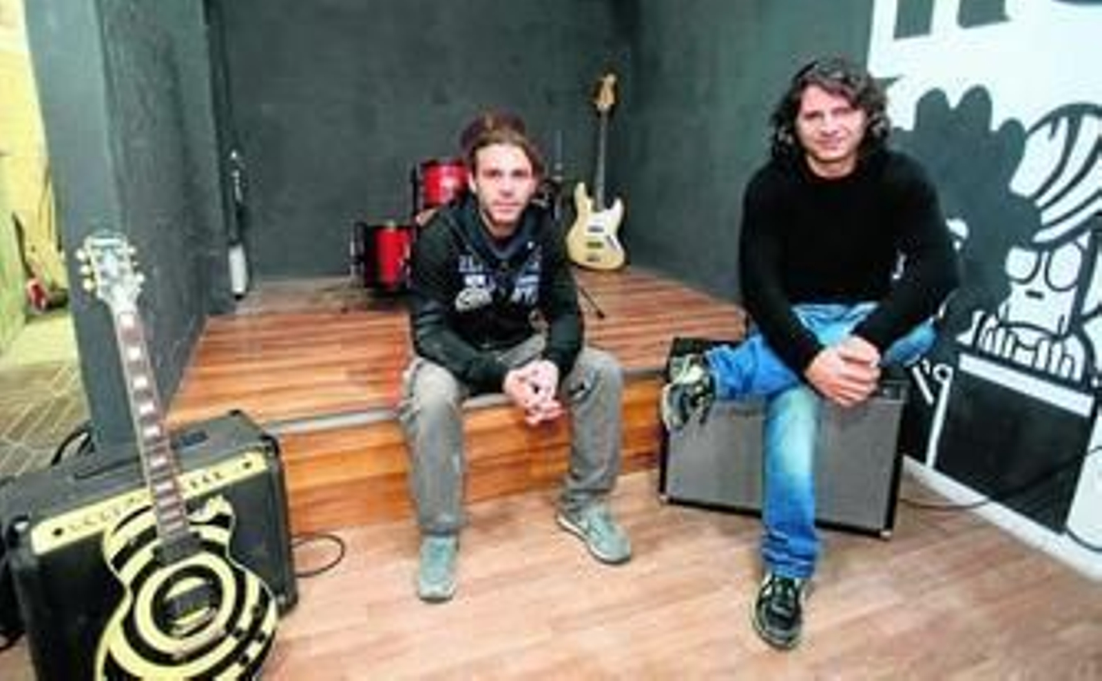 Los hermanos Ismael y Paco García, durante la visita de 'Diario de Cádiz' a El Búnker el pasado diciembre.