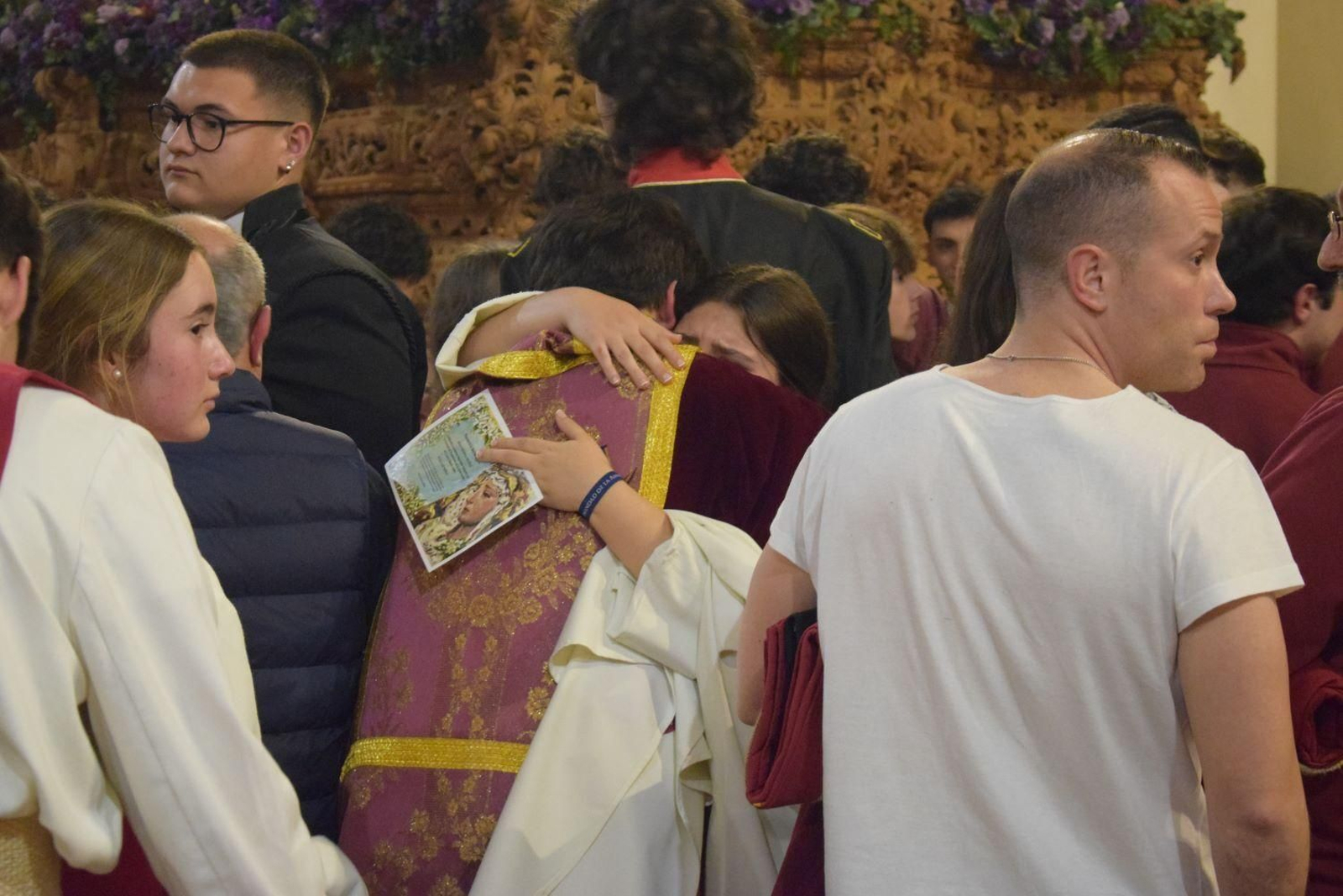 En imágenes: La lluvia suspende el Lunes Santo en cuestión de horas