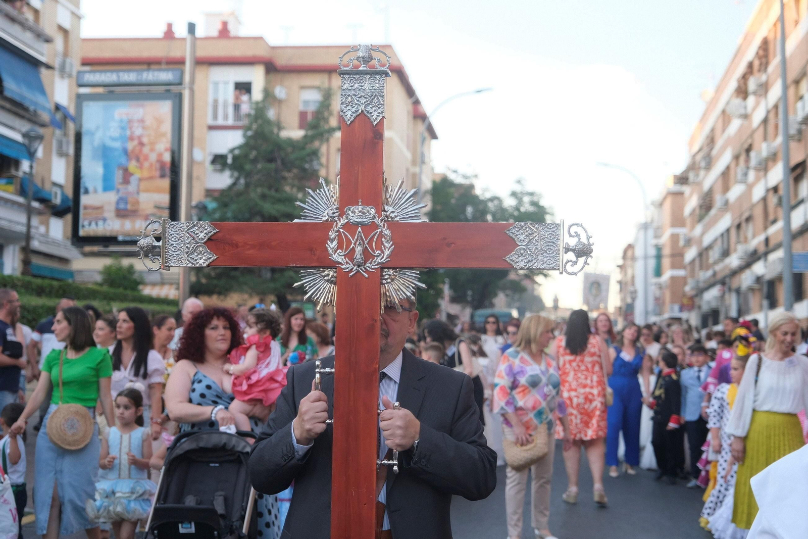 La procesión de la Virgen de Fátima de Córdoba, en imágenes