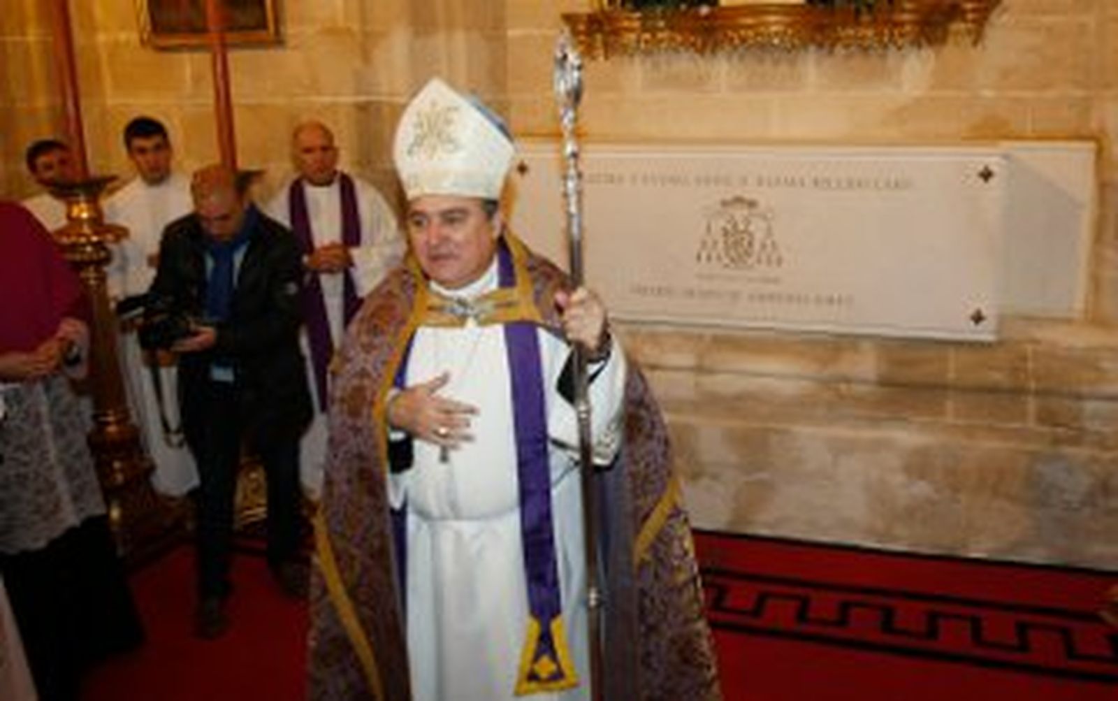 El 'pastor de los pobres' ya descansa en la Catedral de la diócesis que creó