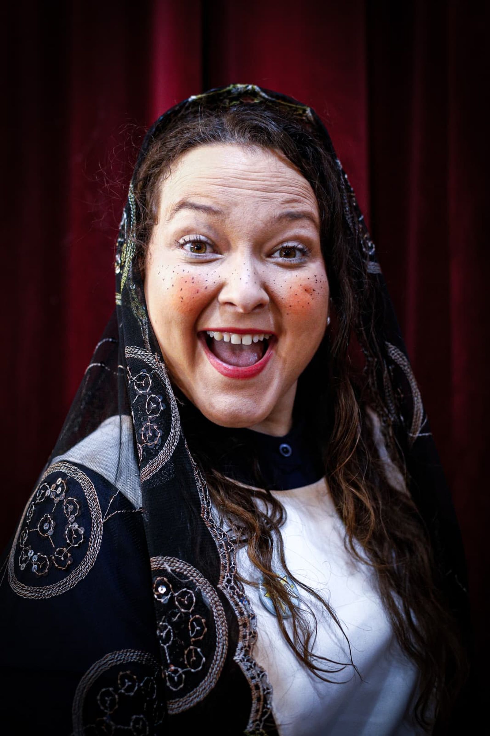 La chirigotera Carolina García Orihuela, en camerinos.