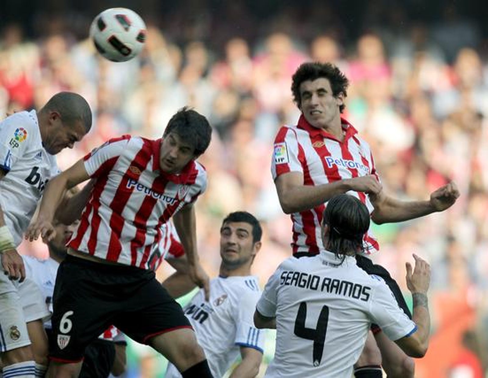 El plan B de Mourinho funciona en San Mamés

Foto: efe