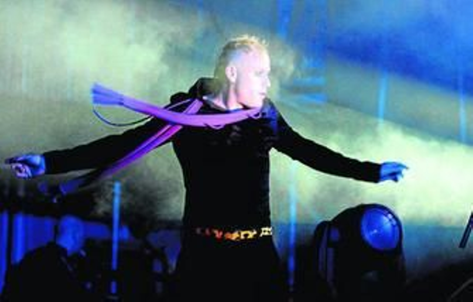 Keith Flint, cantante y bailarín de la banda inglesa The Prodigy que actúa hoy.