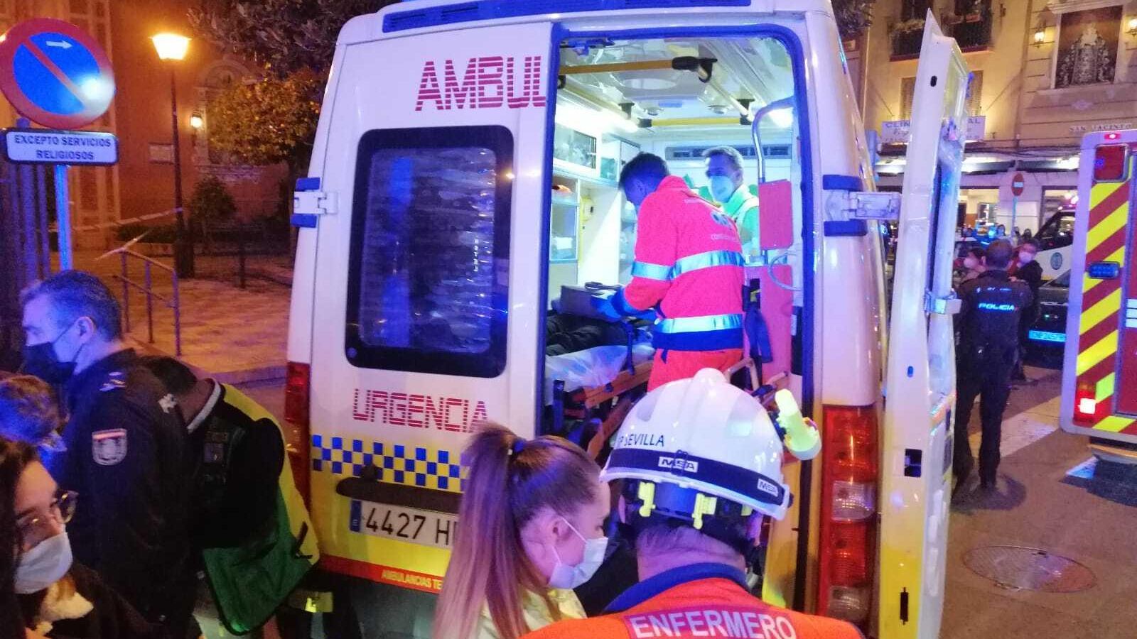 El 061 trabaja en el lugar de los hechos, la tarde del 19 de marzo.