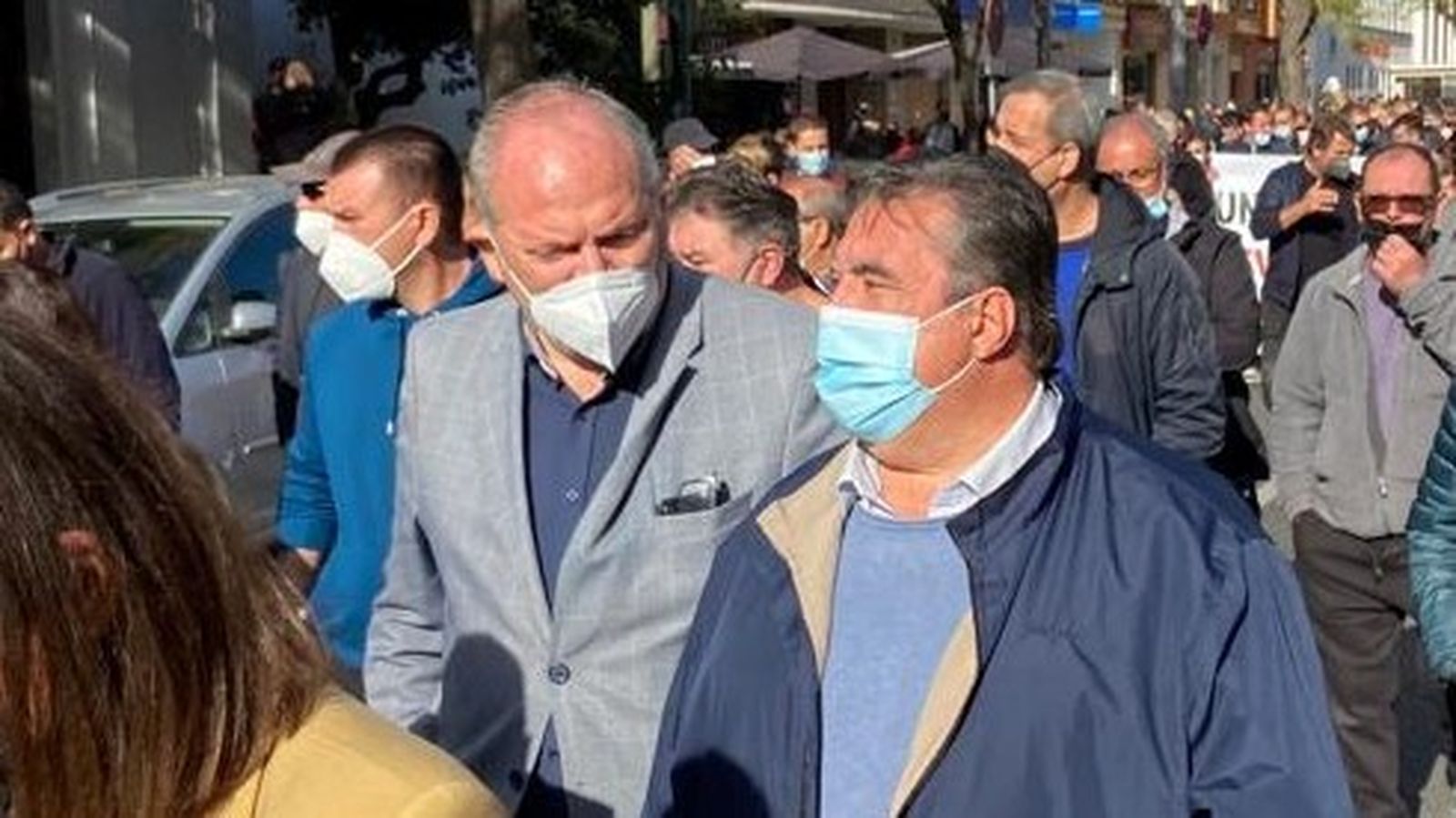 Los concejales Antonio Rojas y Javier Navarro, en la manifestación en apoyo a los trabajadores del metal de esta semana.