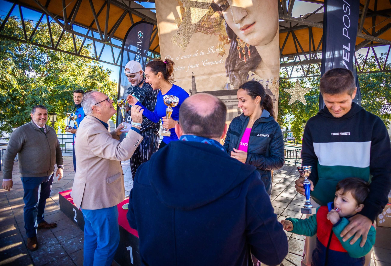Gran ambiente en la Carrera Solidaria de la Divina Pastora en San Fernando