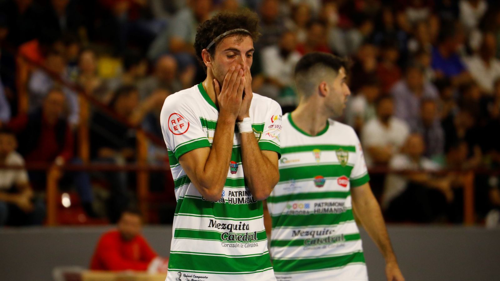 Zequi, desesperado después de un gol del Jimbee Cartagena.