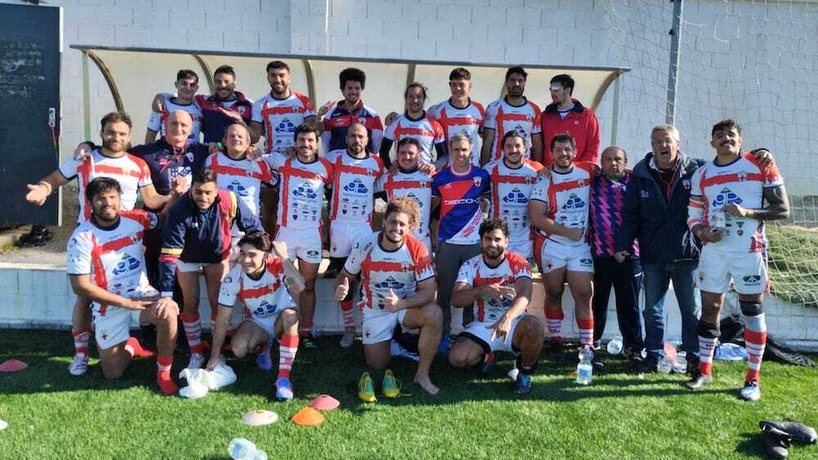 La plantilla almeriense celebra la victoria