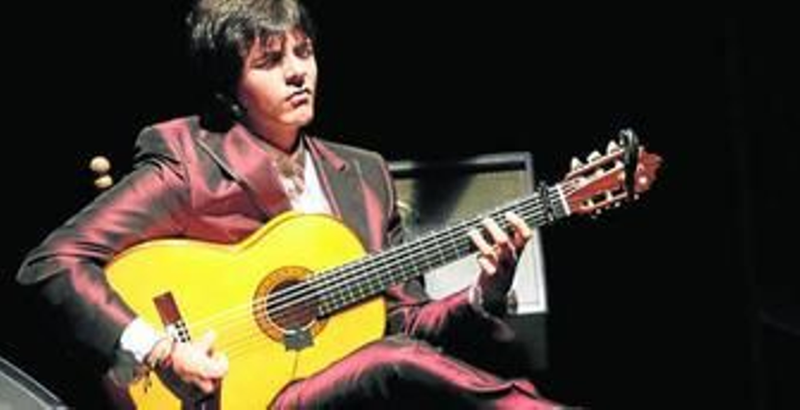 El joven Habichuela, la noche que ganó el Bordón Minero en el LI Festival Internacional de las Minas, en agosto de 2011.