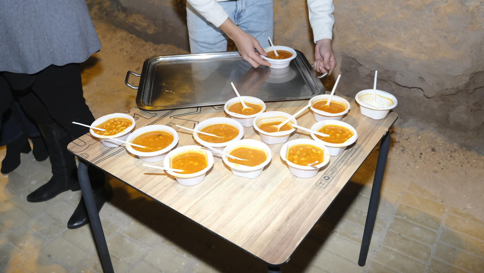 La Noche de las Candelas en el Mesón Gitano de Almería, en imágenes