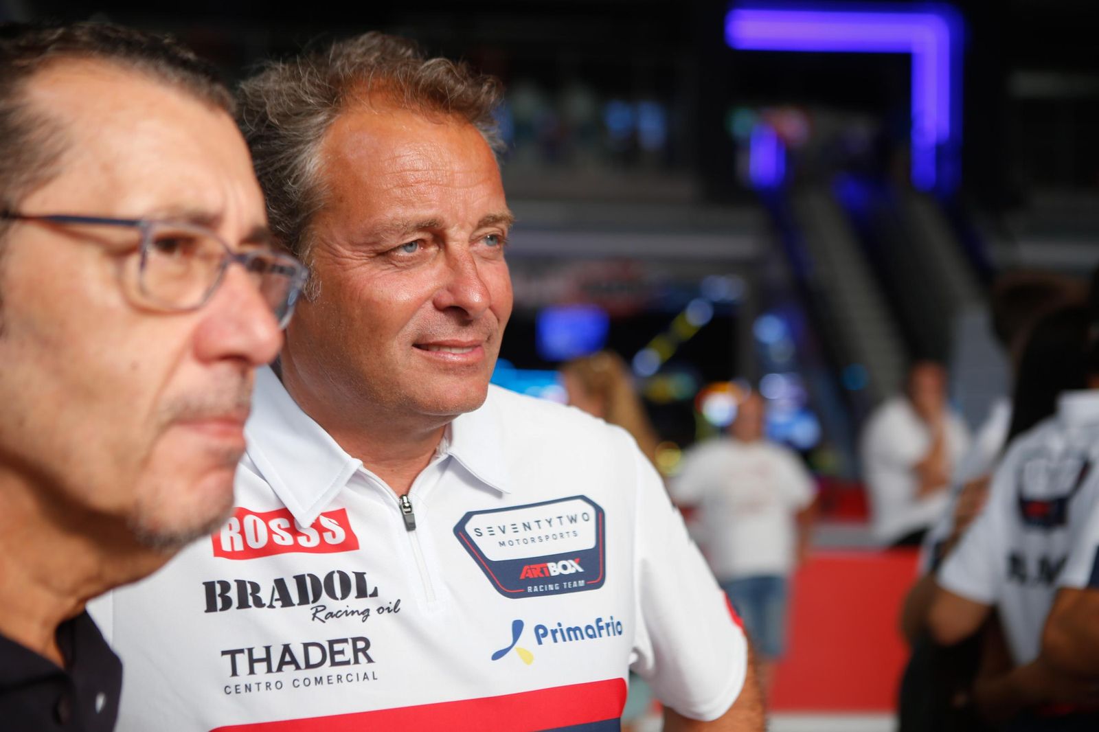 Las fotos de la visita del campeón del Mundo Emilio Alzamora al centro comercial Bahía Plaza de Palmones (Los Barrios)