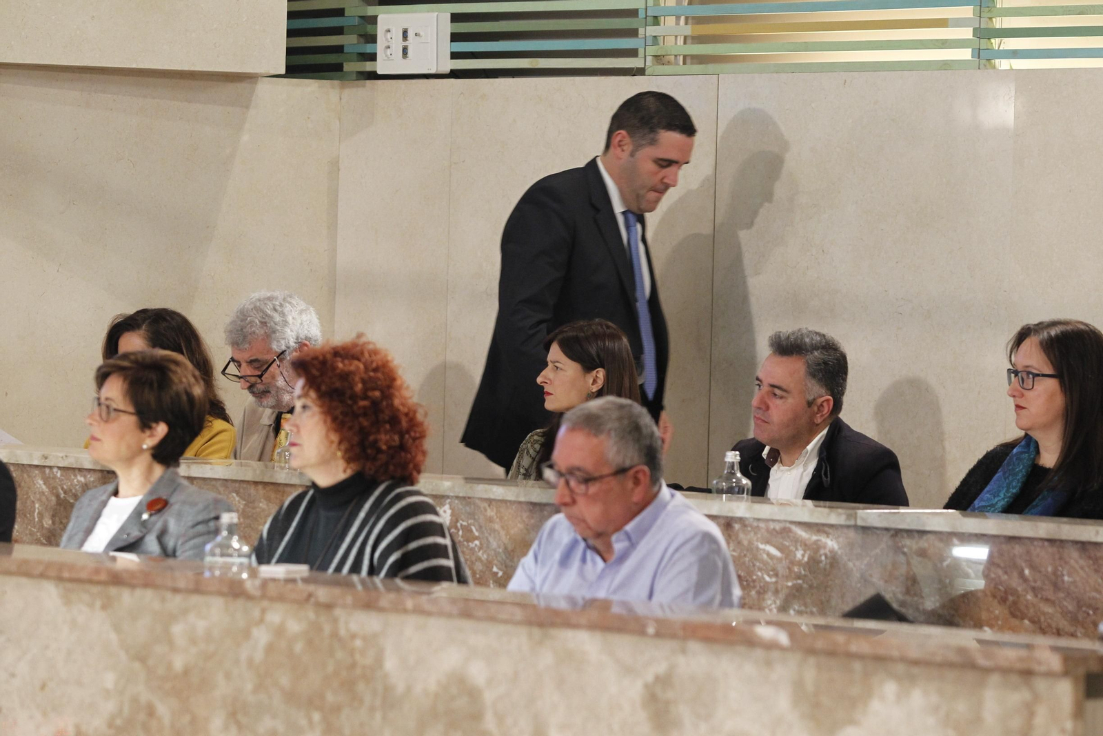 La bancada socialista. Al fondo, el concejal Antonio Ruano