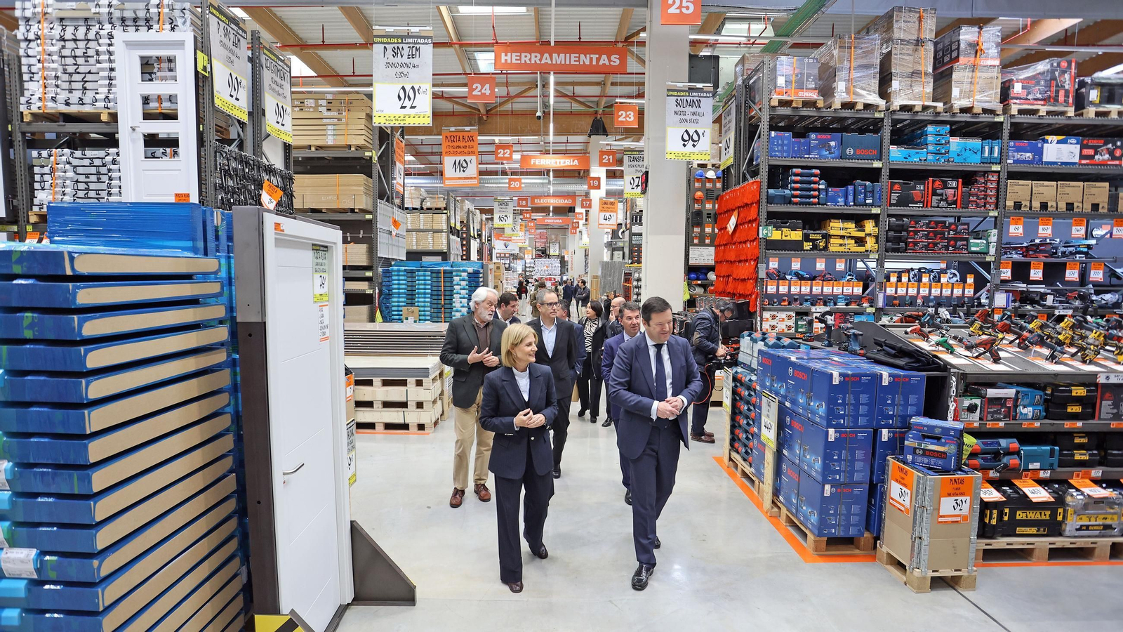 Imágenes de la inauguración de Obramat en Jerez