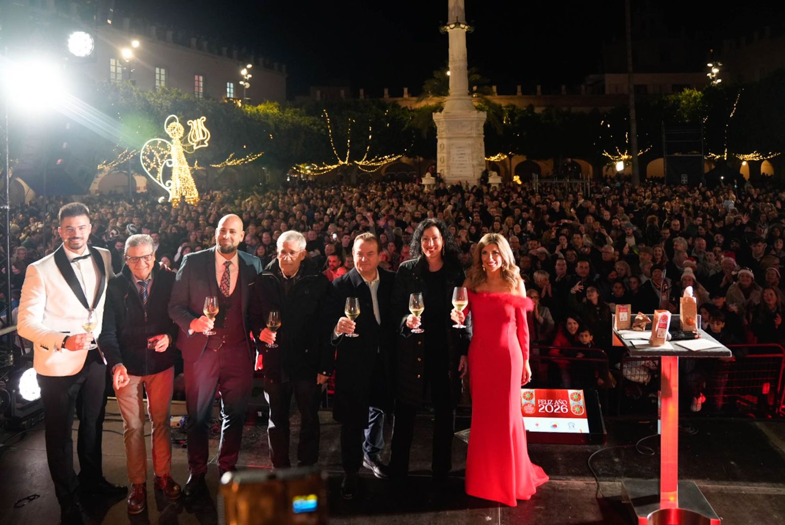 Almería despide con los 12 tomates cherry de la suerte el año 2025