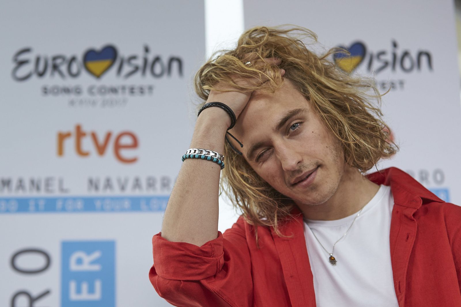 El catalán Manel Navarro, último en Eurovisión 2017 con una canción en inglés.