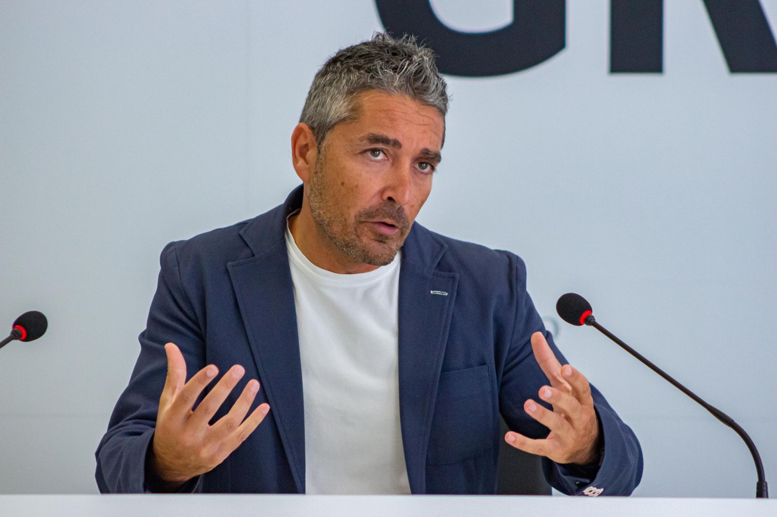 Olivares plantea iniciar acciones legales contra el equipo de gobierno de Granada por “ocultar información”