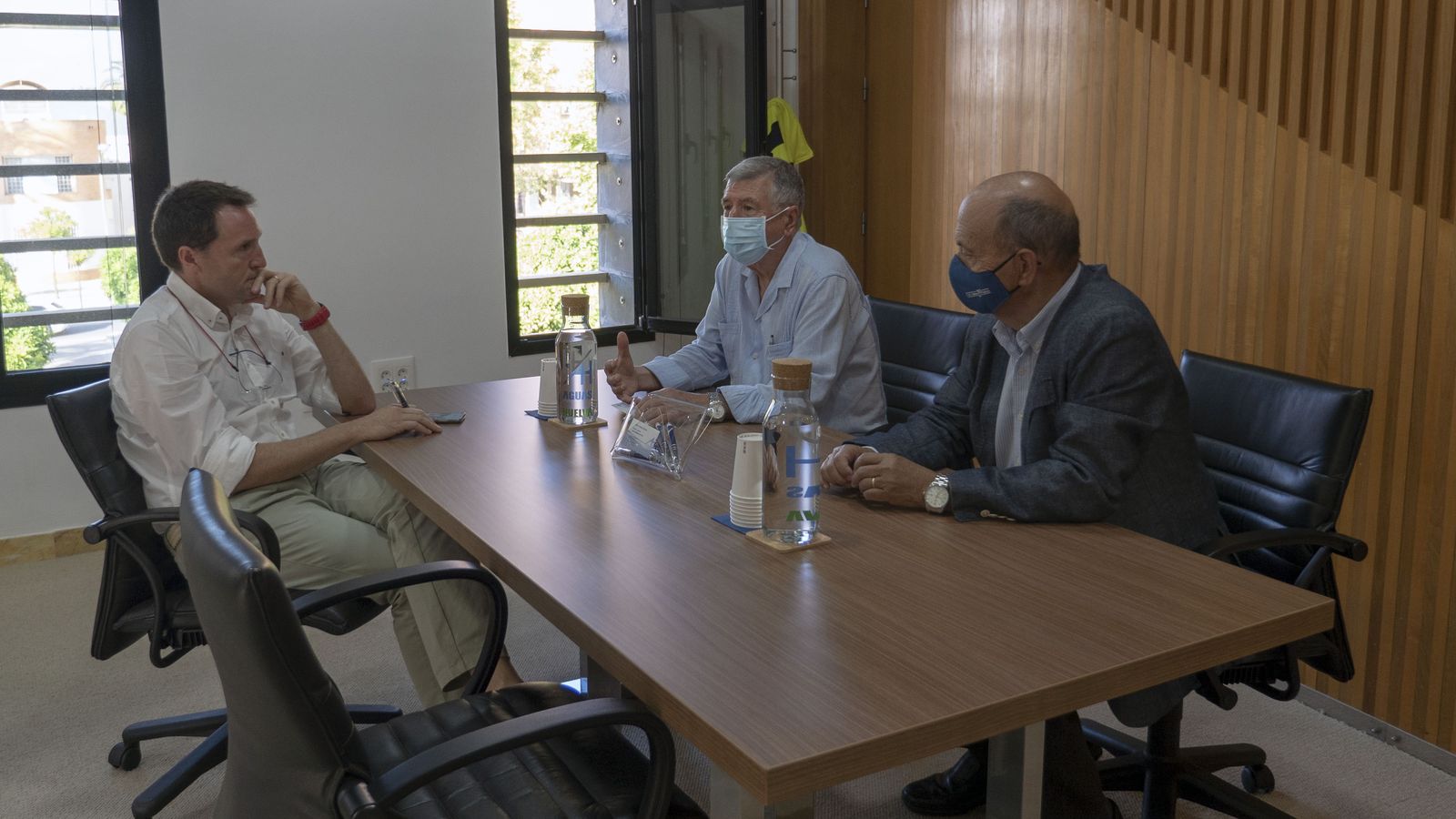 Reunión entre la Plataforma y Aguas de Huelva.