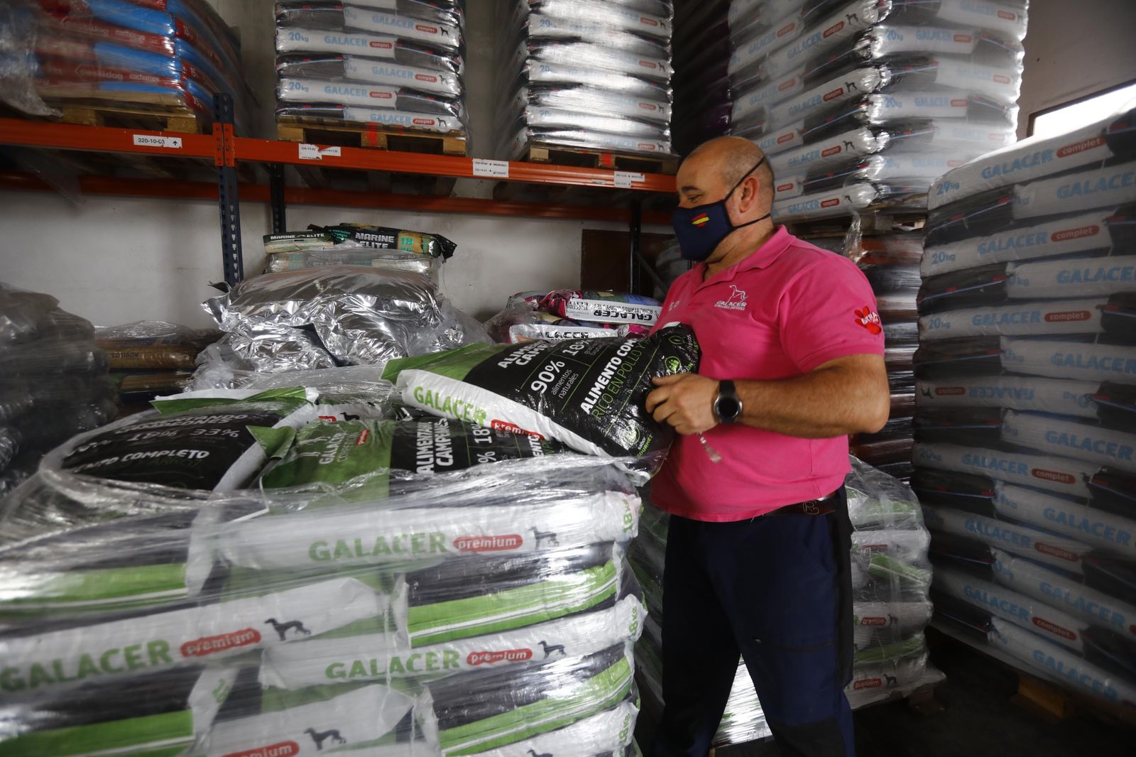 Fotografías: Un paseo por la barriada periférica de Santa Cruz, la más aislada de Córdoba