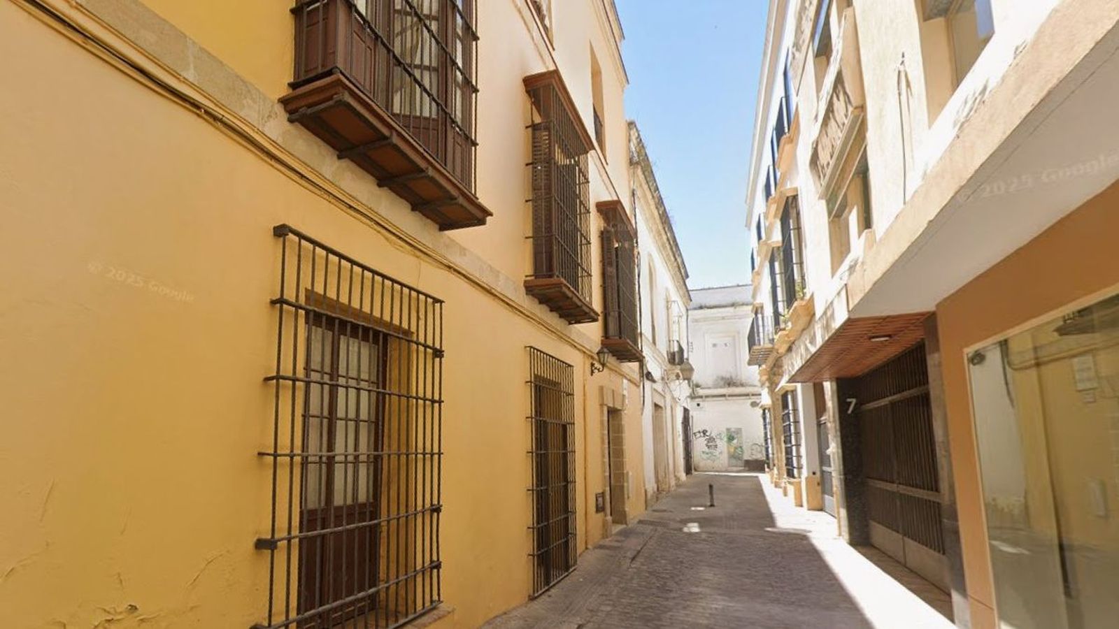 Calle Doña Felipa de Jerez, donde tendrá lugar una de las intervenciones aprobadas por Patrimonio.