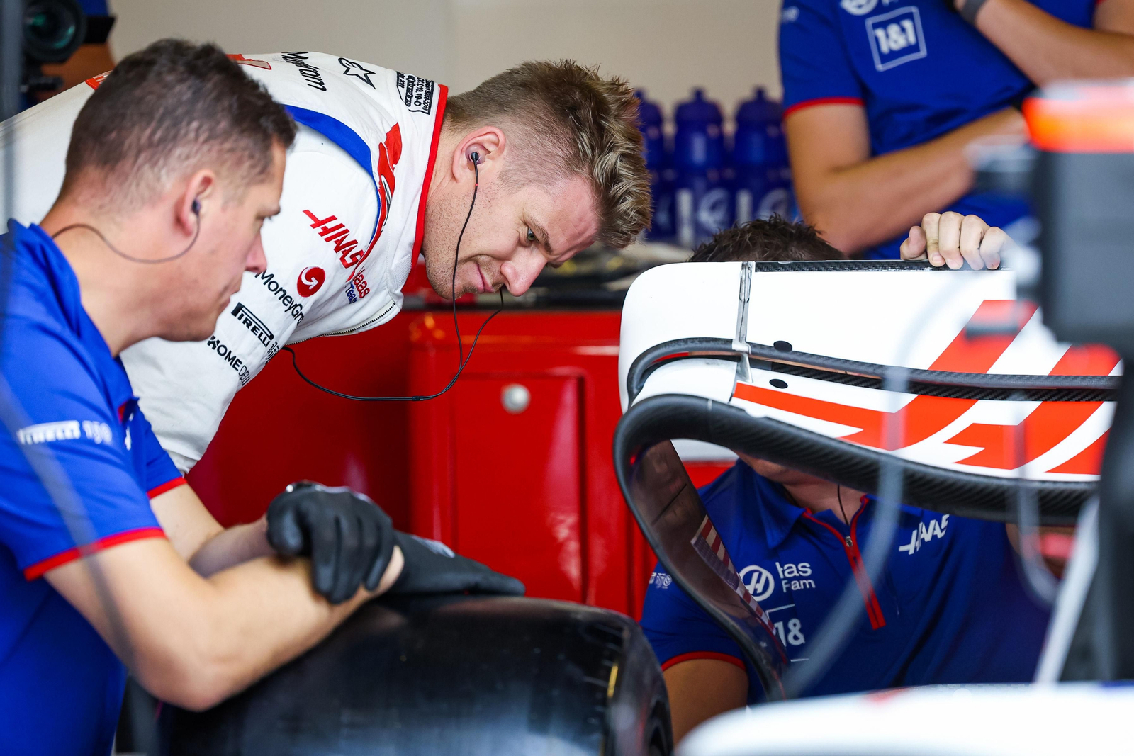 Las escuderías de  Fórmula uno se prueban tras el fin de temporada