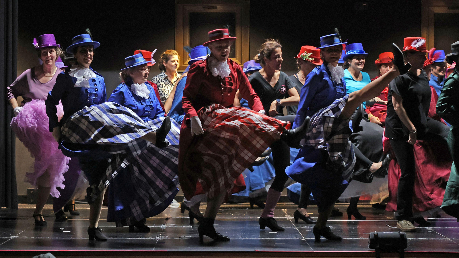 Ensayo del musical 'Ilumíname' de Fredes Insa