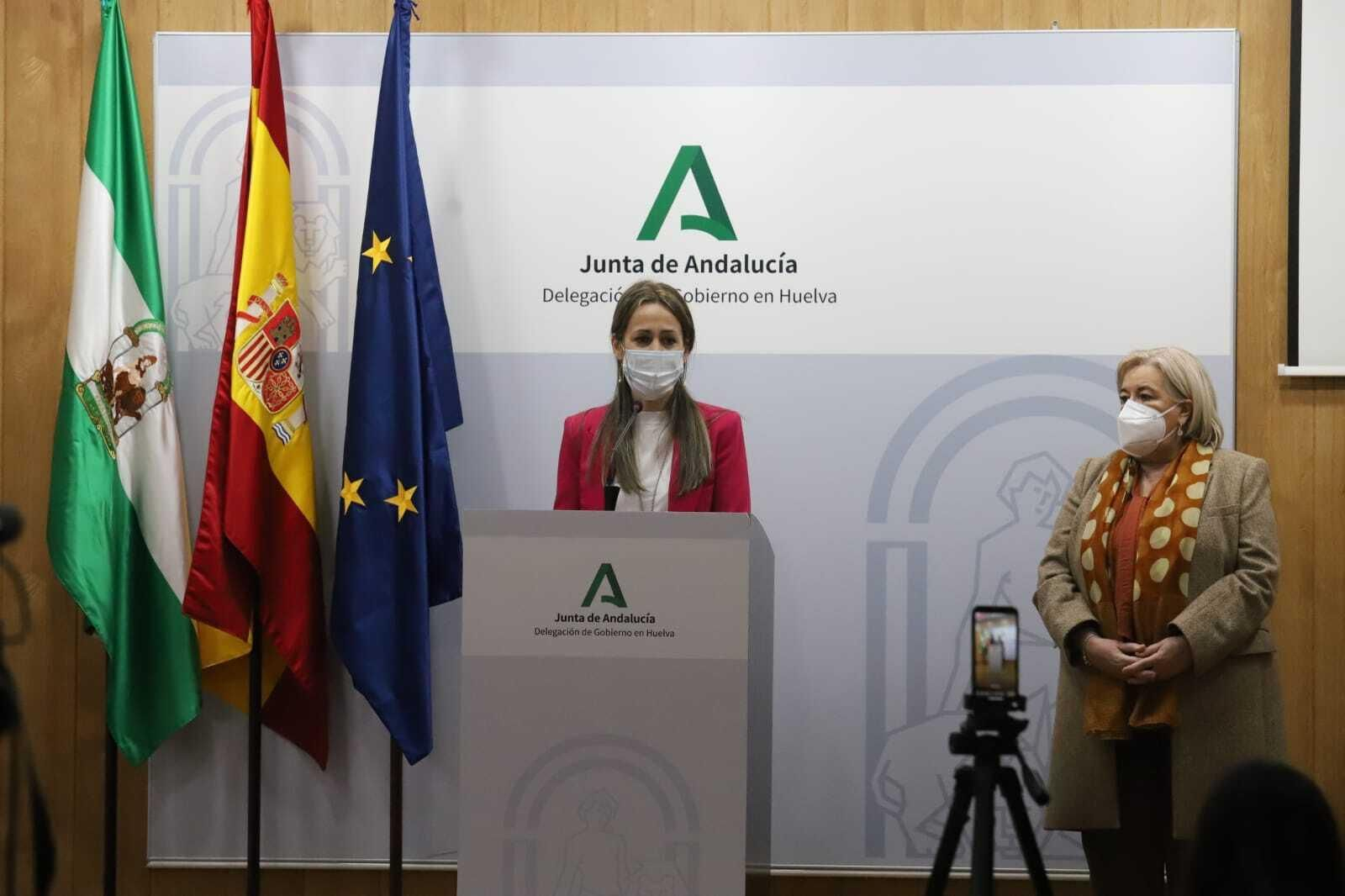 Bella Verano y Manuela Caro, durante la rueda de prensa de presentación del concierto.
