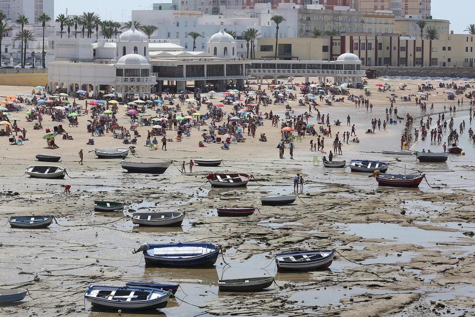 Pasea por sus playas Pasea por sus playas