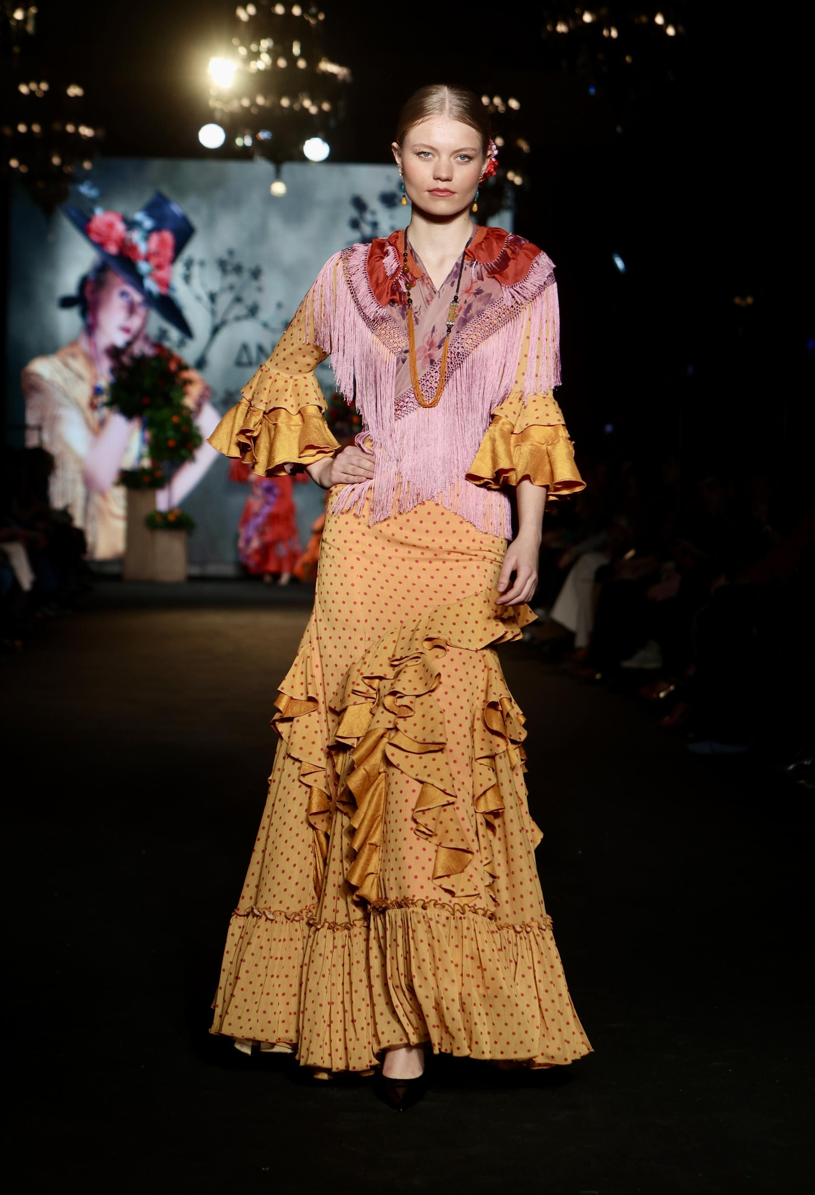 Desfile de Angela y Adela de We Love Flamenco 2024, todas las fotos