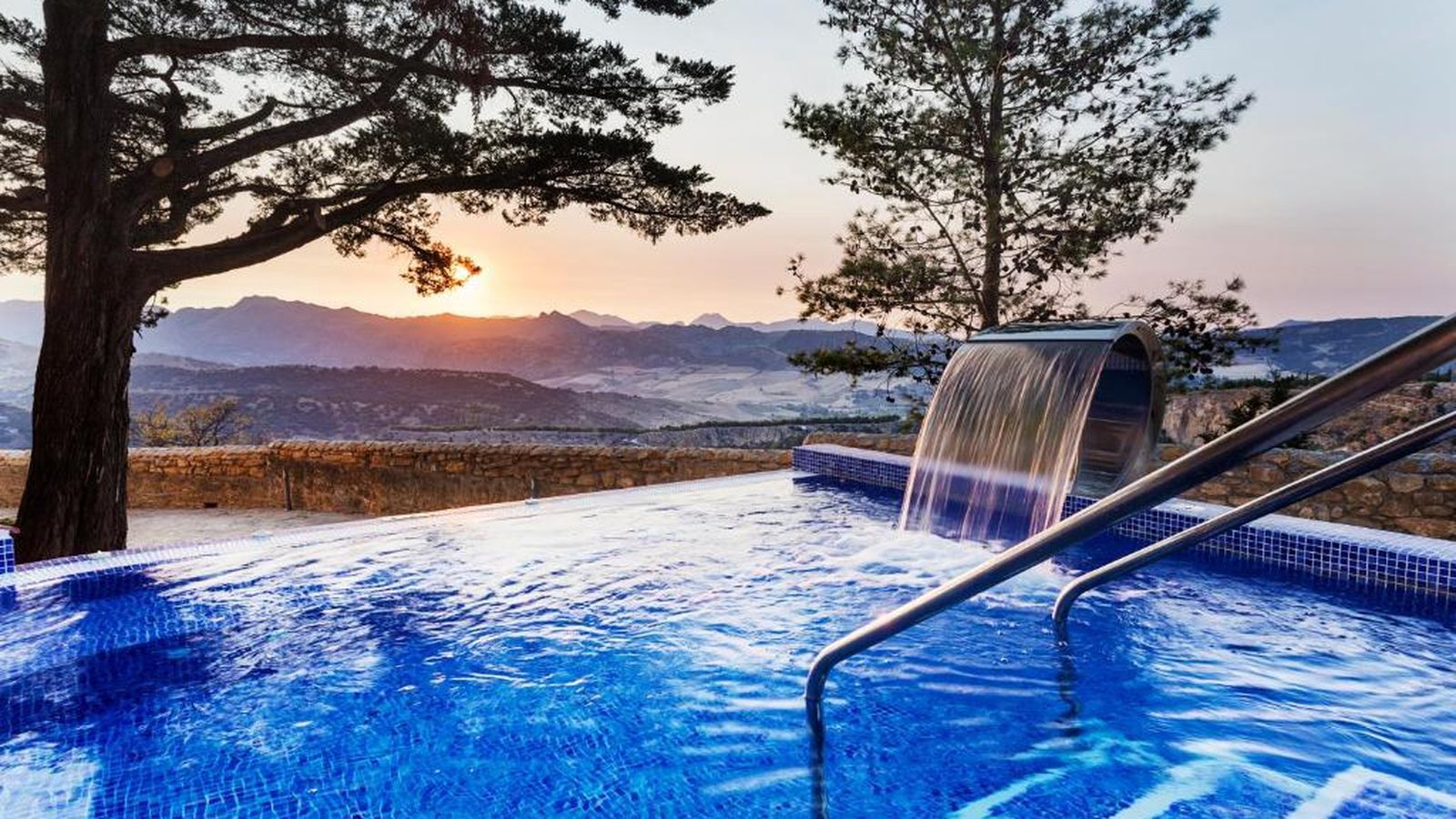 Vistas desde la piscina infinita del Catalonia Reina Victoria 