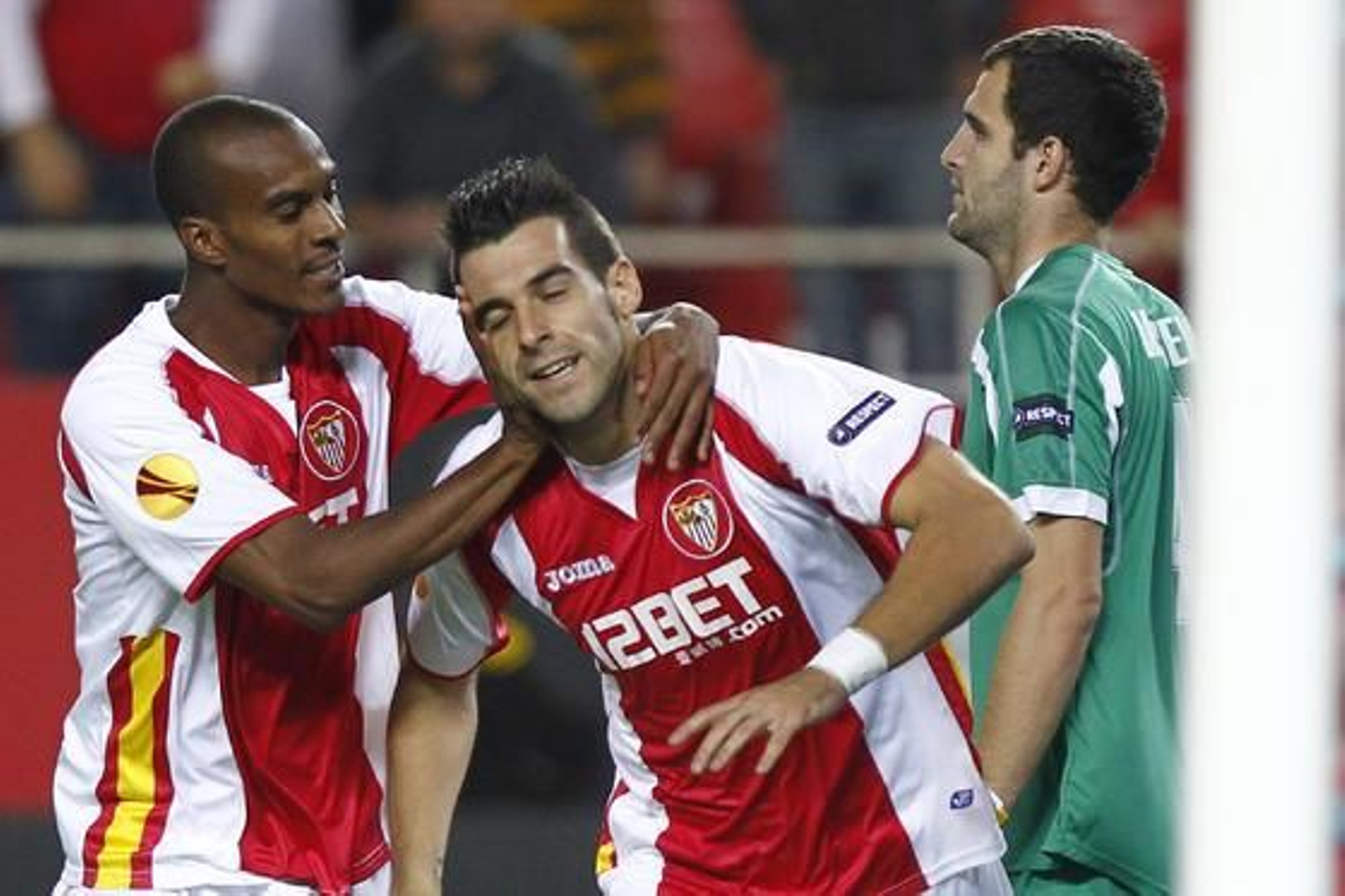 El Sevilla golea al Karpaty (4-0) en el Sánchez Pizjuán. / Antonio Pizarro