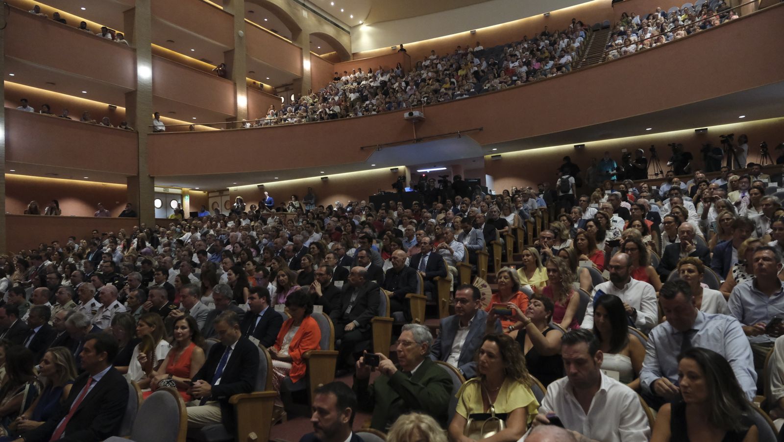 Imágenes de la investidura como Alcaldesa de Almería, de María del Mar Vázquez Agüero