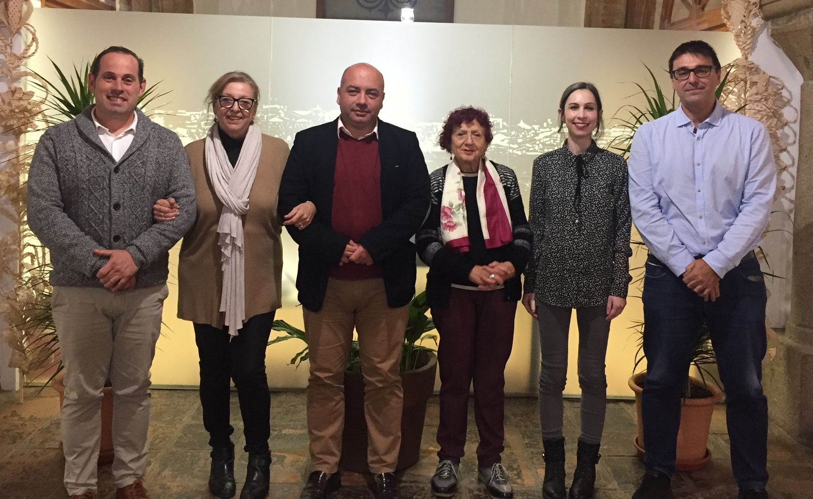 Jurado del Premio de Poesía Juana Castro.